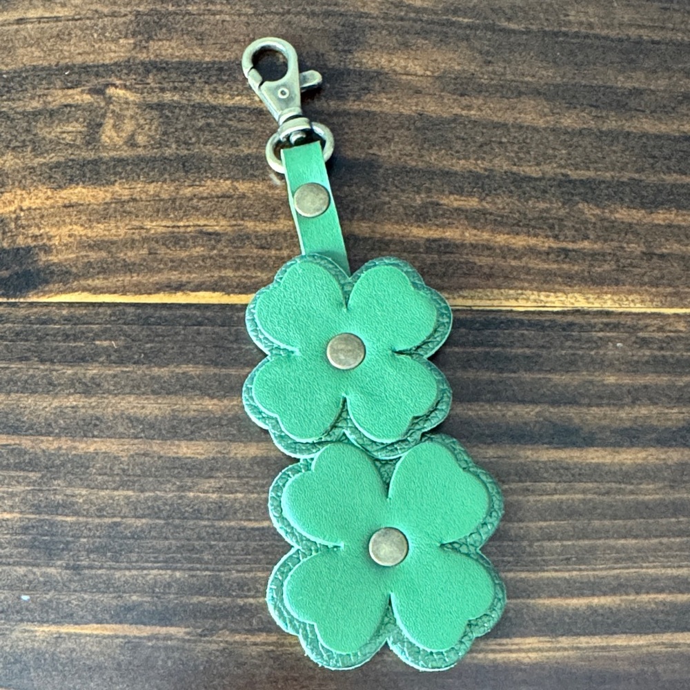 NEW Portland Leather 🍀 Clover Shamrock Keychain/Charm